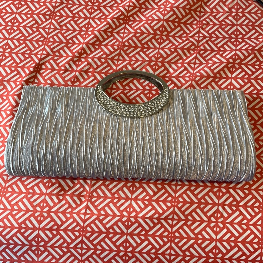 5 FOR 25 or 3 FOR 20 Fancy clutch purse
